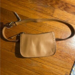 FRYE Women (L) Tan Leather Belt Bag Slide Clutch + removable belt NWT